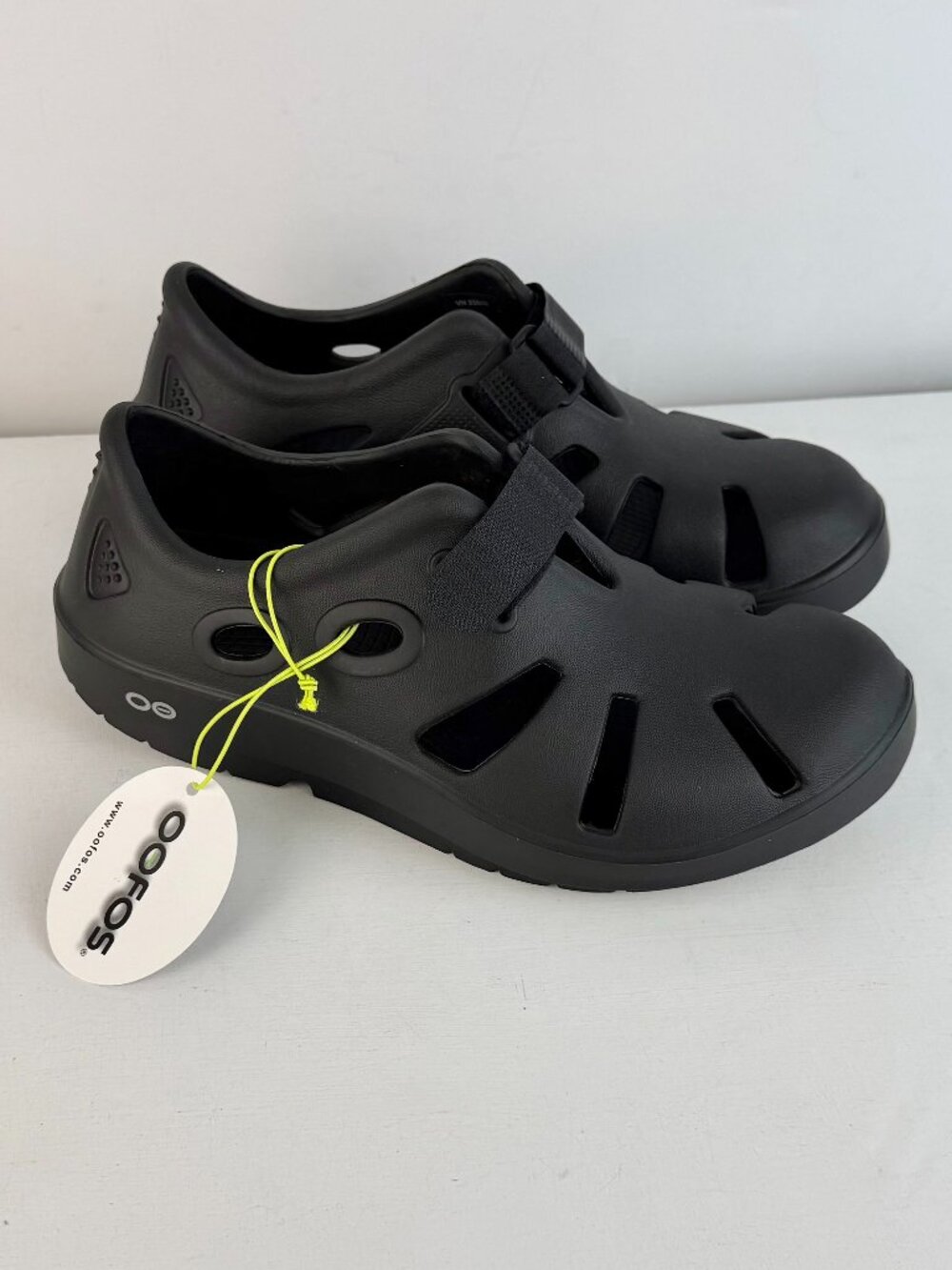 Men's 7 Women's 9 - Oofos Oocandoo Recovery Sandals Shoes - Black